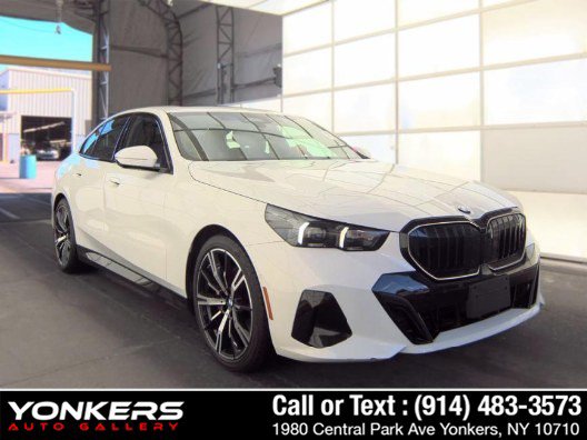 Used 2024 BMW 530i xDrive w/ M Sport Package AWD/4WD image 3