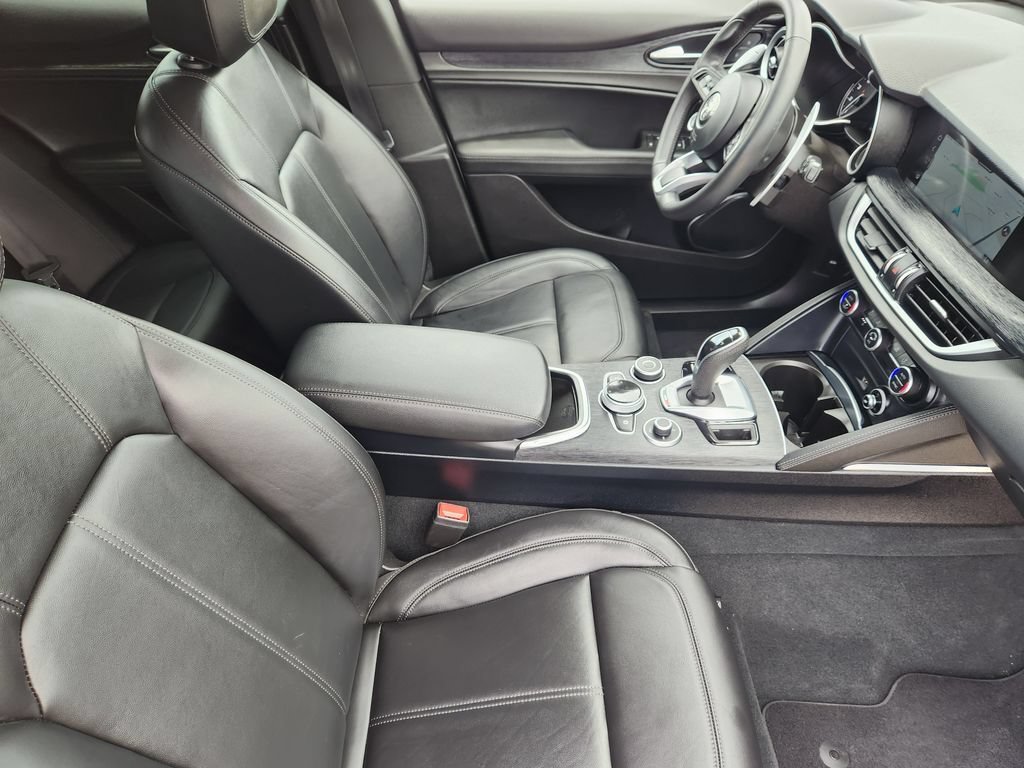 Used 2023 Alfa Romeo Stelvio Sprint AWD/4WD image 15