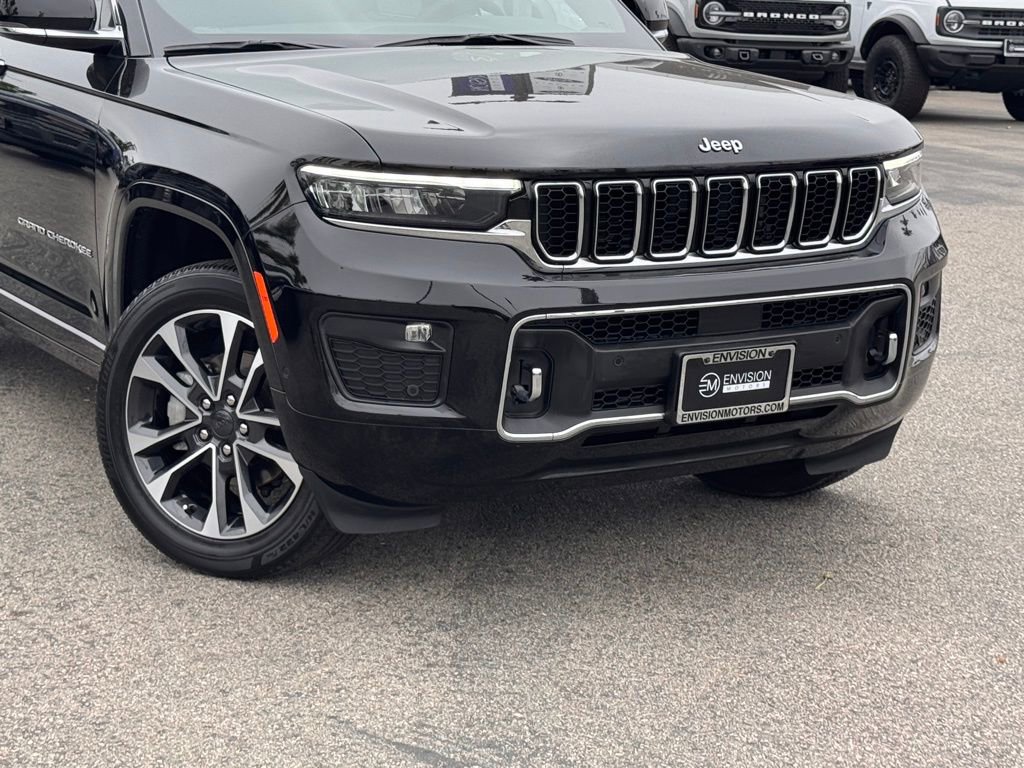 Used 2023 Jeep Grand Cherokee Overland w/ Luxury Tech Group IV image 3