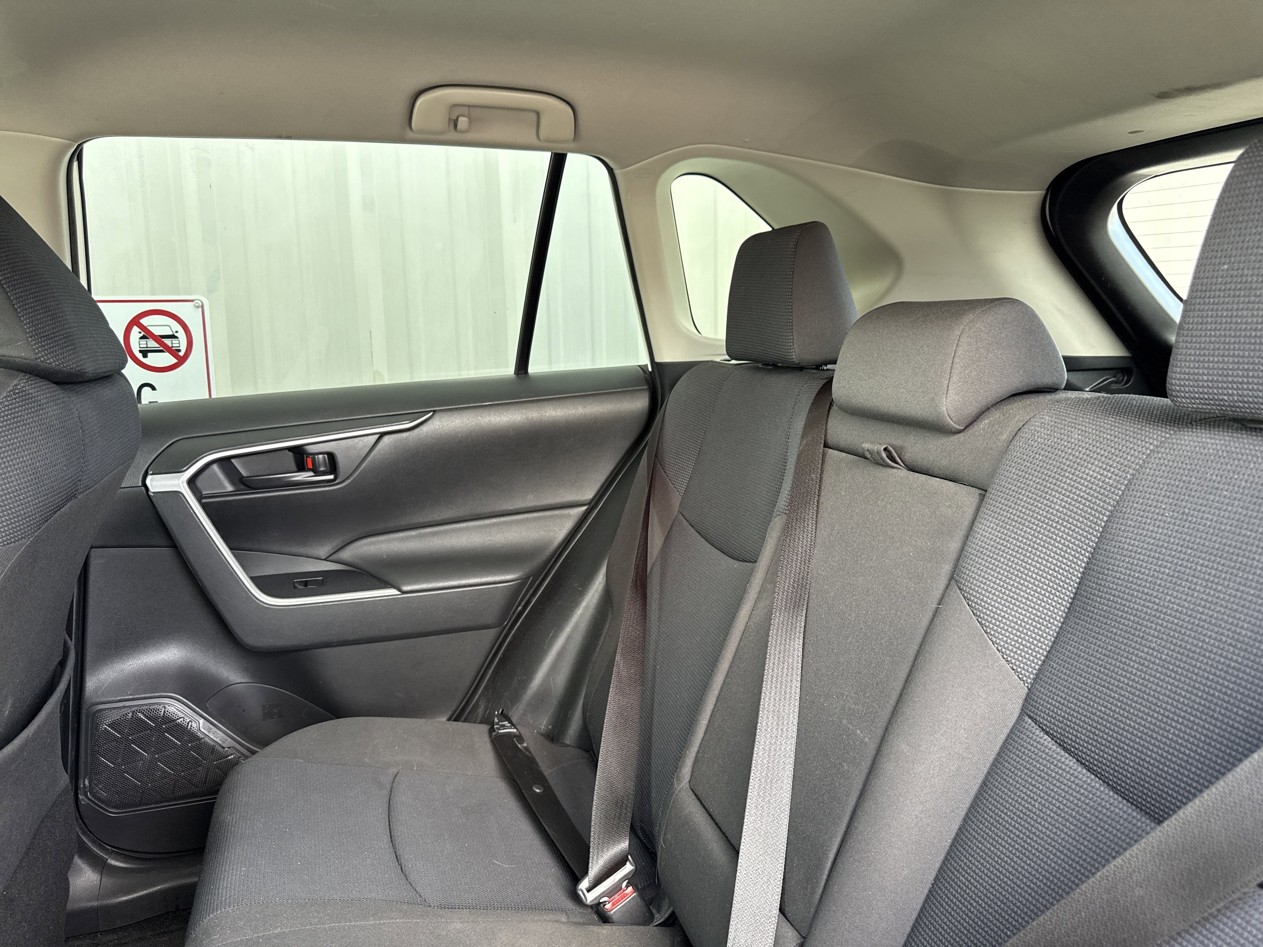 Used 2020 Toyota RAV4 LE image 21