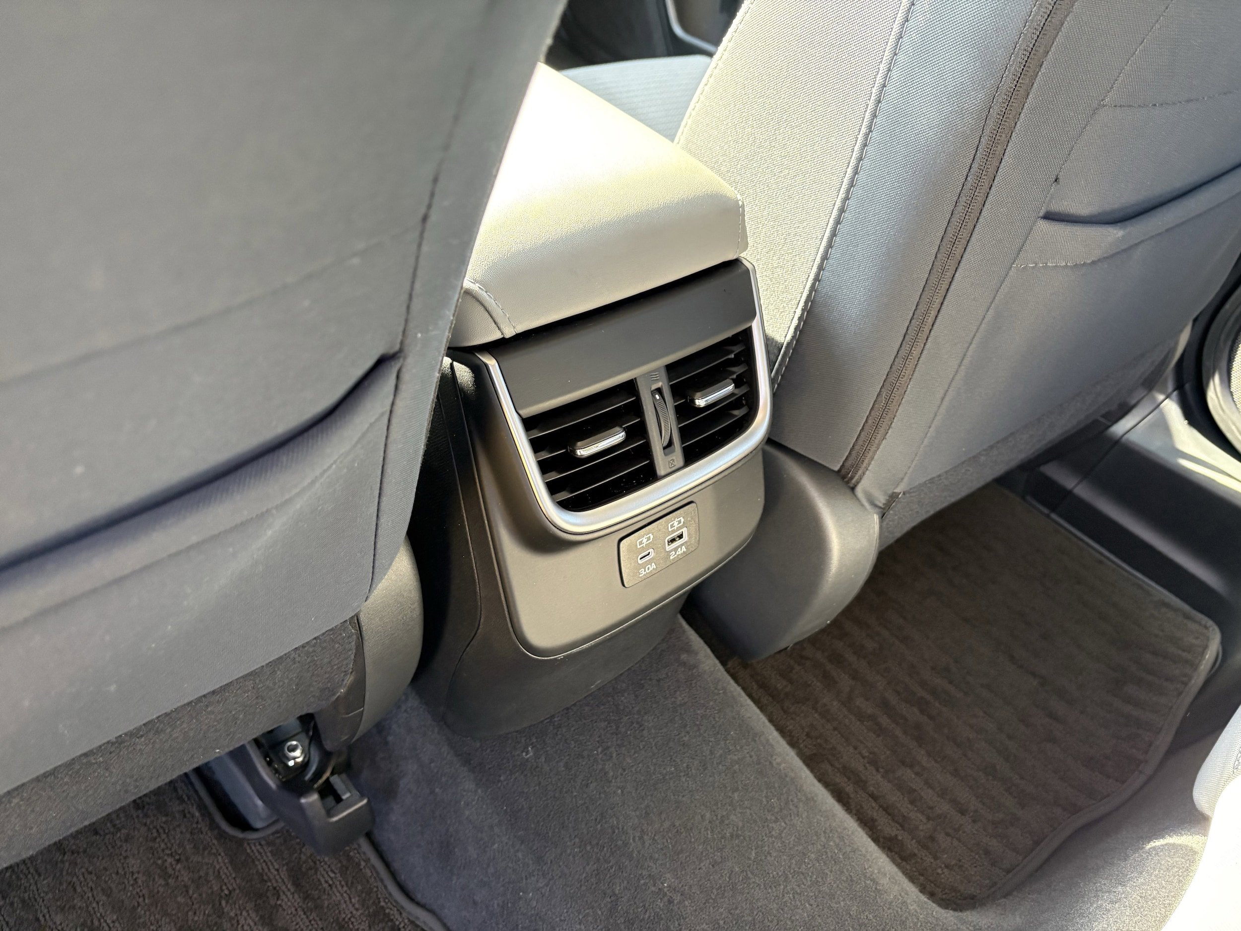Used 2025 Subaru Outback Premium image 31