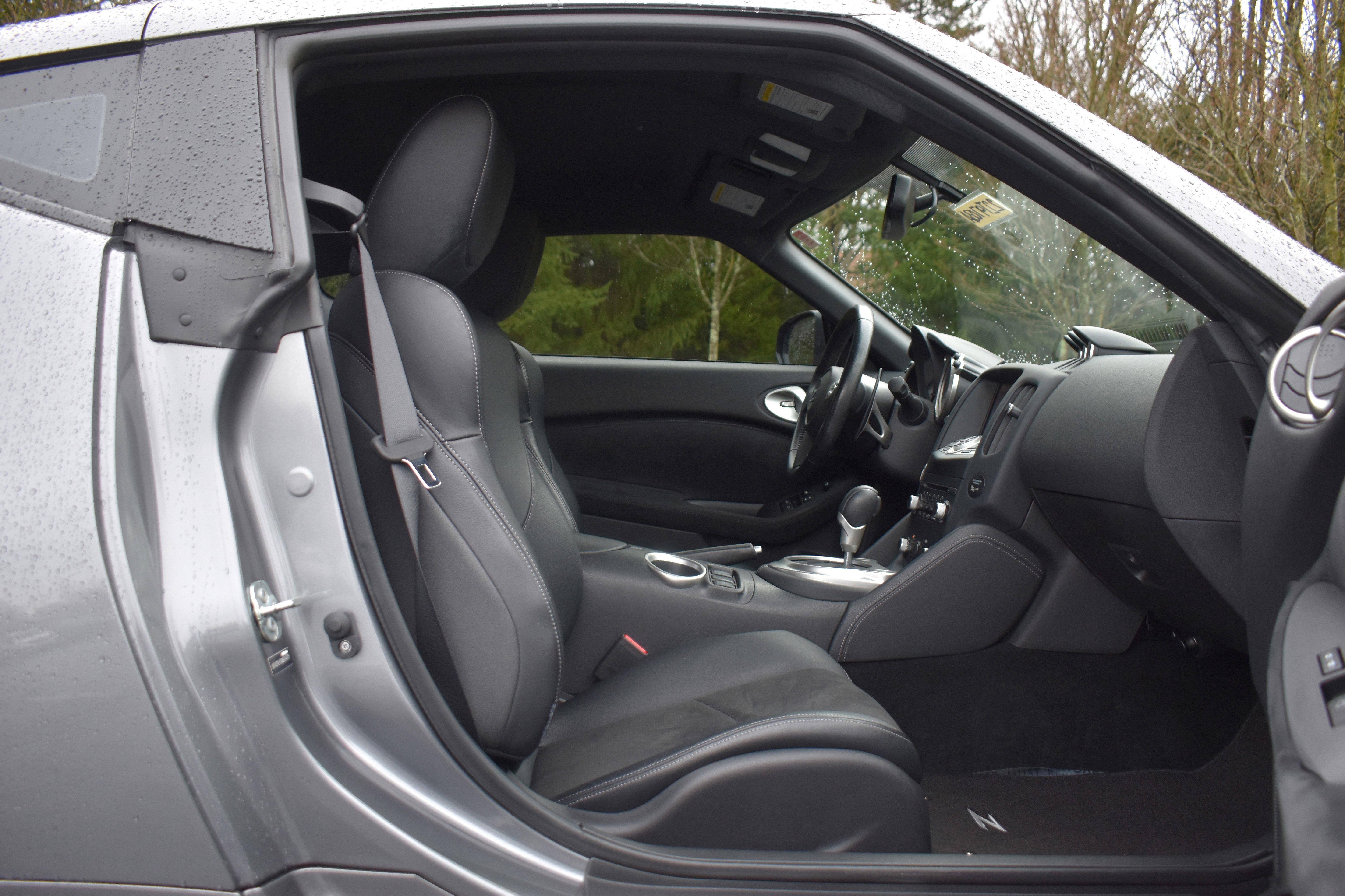 Used 2016 Nissan 370Z Touring image 23