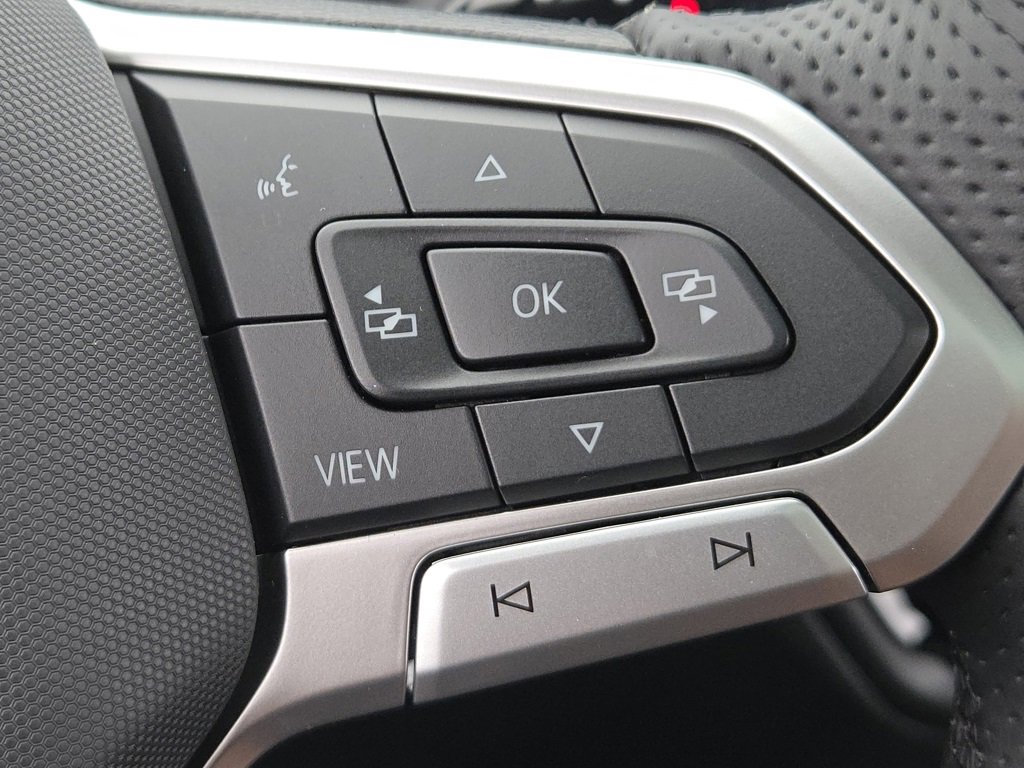 New 2026 Volkswagen Tiguan SE R-Line image 14