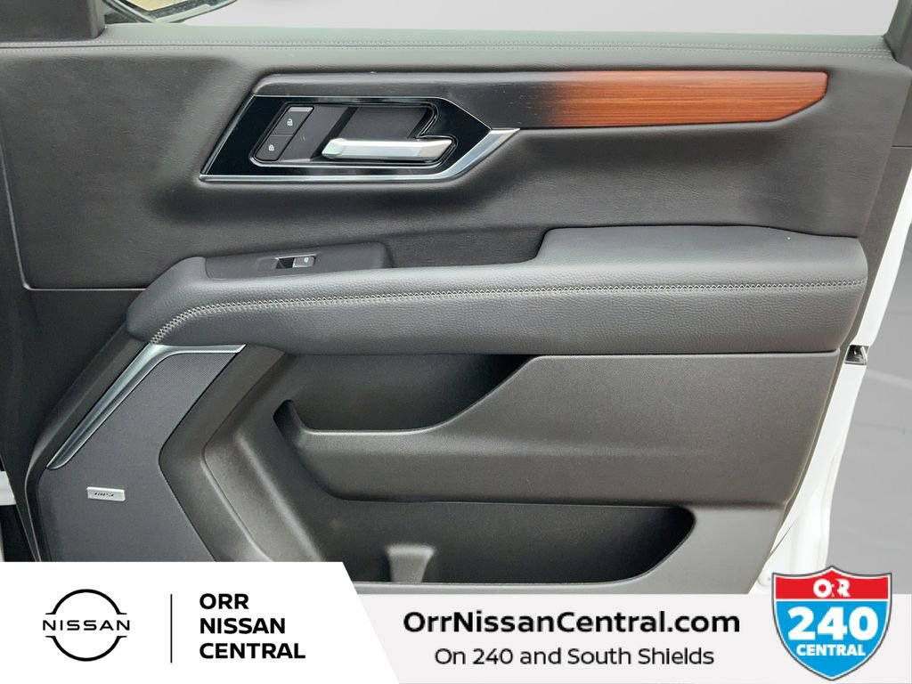 Used 2025 GMC Yukon XL Denali AWD/4WD image 10