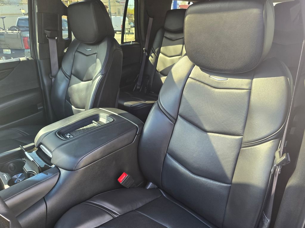 Used 2017 Cadillac Escalade Platinum image 25