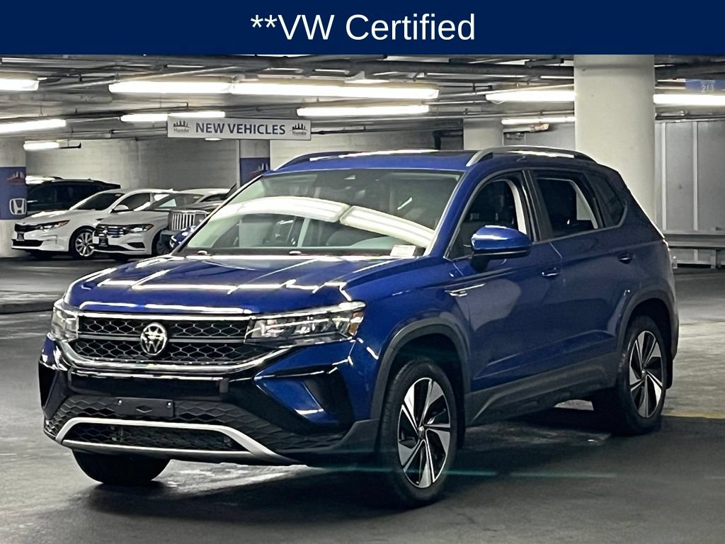 Certified 2024 Volkswagen Taos SE w/ Panoramic Sunroof Package AWD/4WD image 3