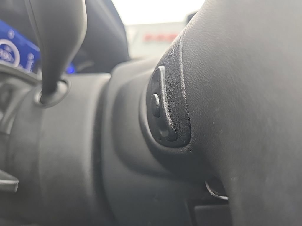 Used 2024 Chrysler Pacifica Touring-L image 40