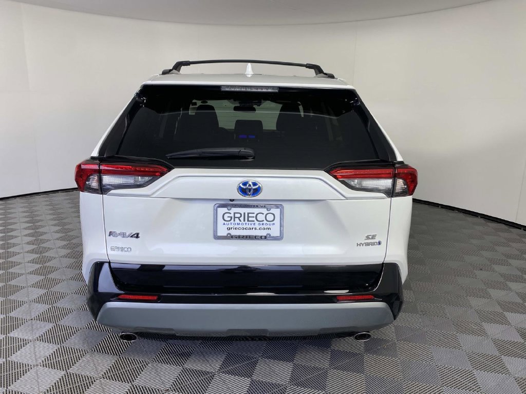 Used 2024 Toyota RAV4 SE w/ Convenience Package AWD/4WD image 7
