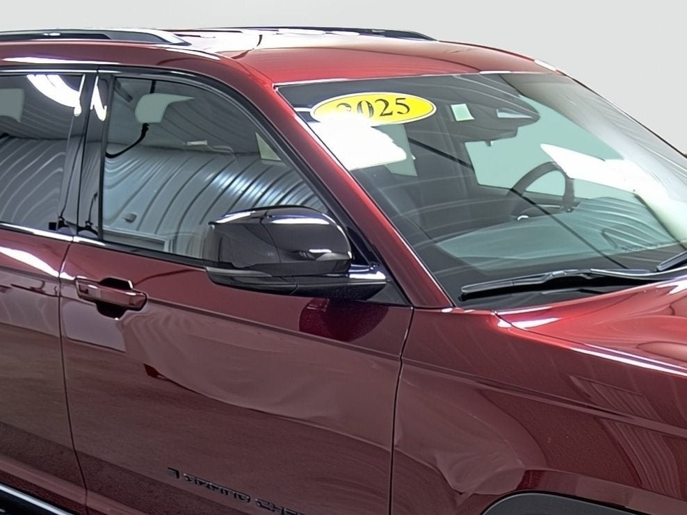 Used 2025 Jeep Grand Cherokee L Laredo AWD/4WD image 15