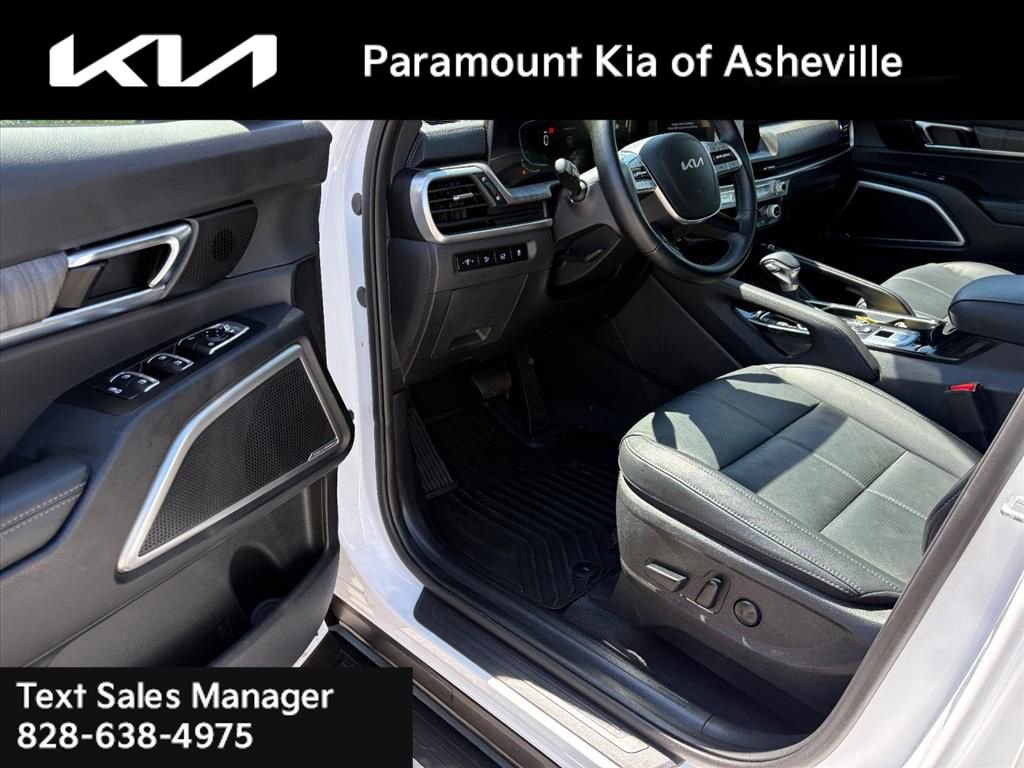 Certified 2024 Kia Telluride EX w/ EX Captain's Chair Package FWD image 17