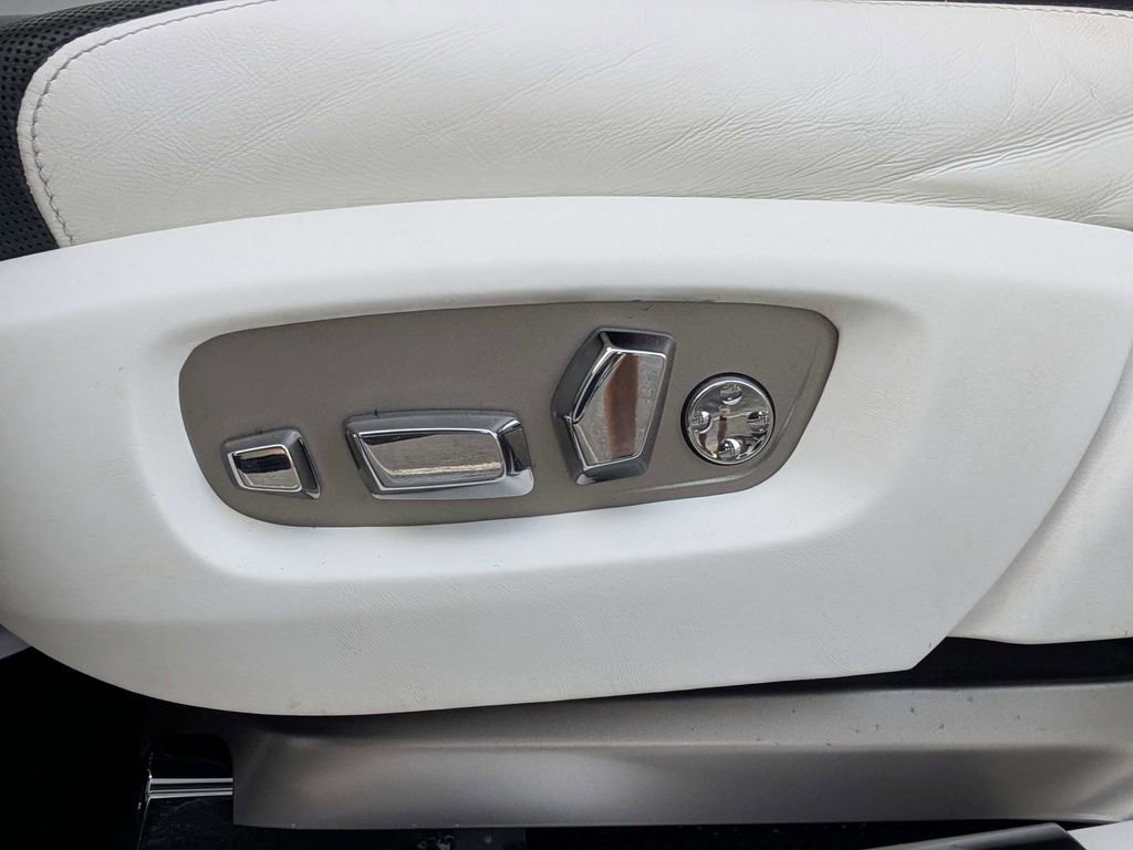 Used 2017 Rolls-Royce Ghost image 24