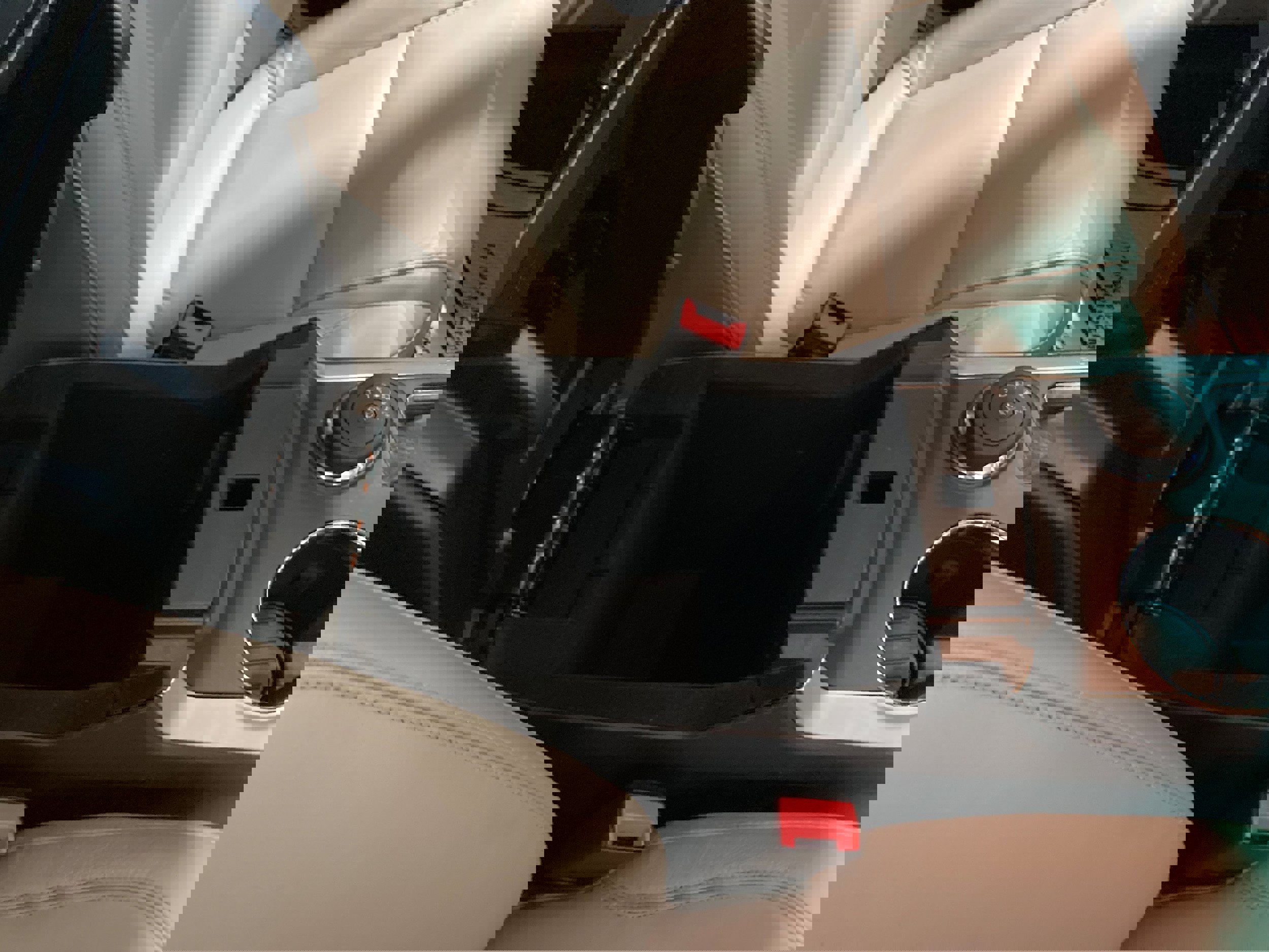 Used 2015 Ford Explorer XLT w/ Equipment Group 202B image 6