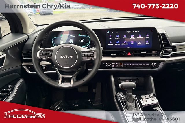 Used 2025 Kia Sportage EX AWD/4WD image 3