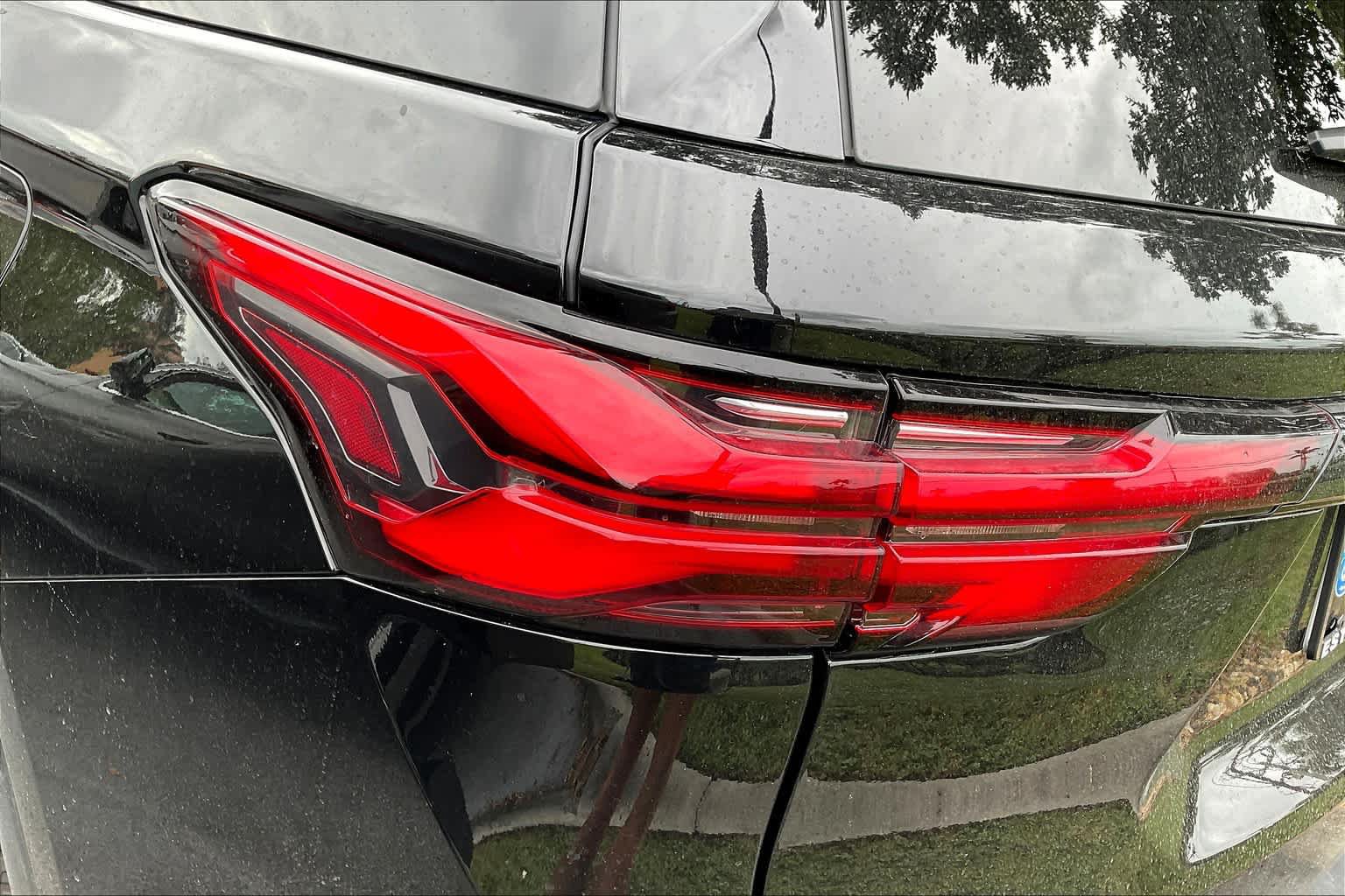 Used 2023 Chevrolet Traverse LT FWD image 29