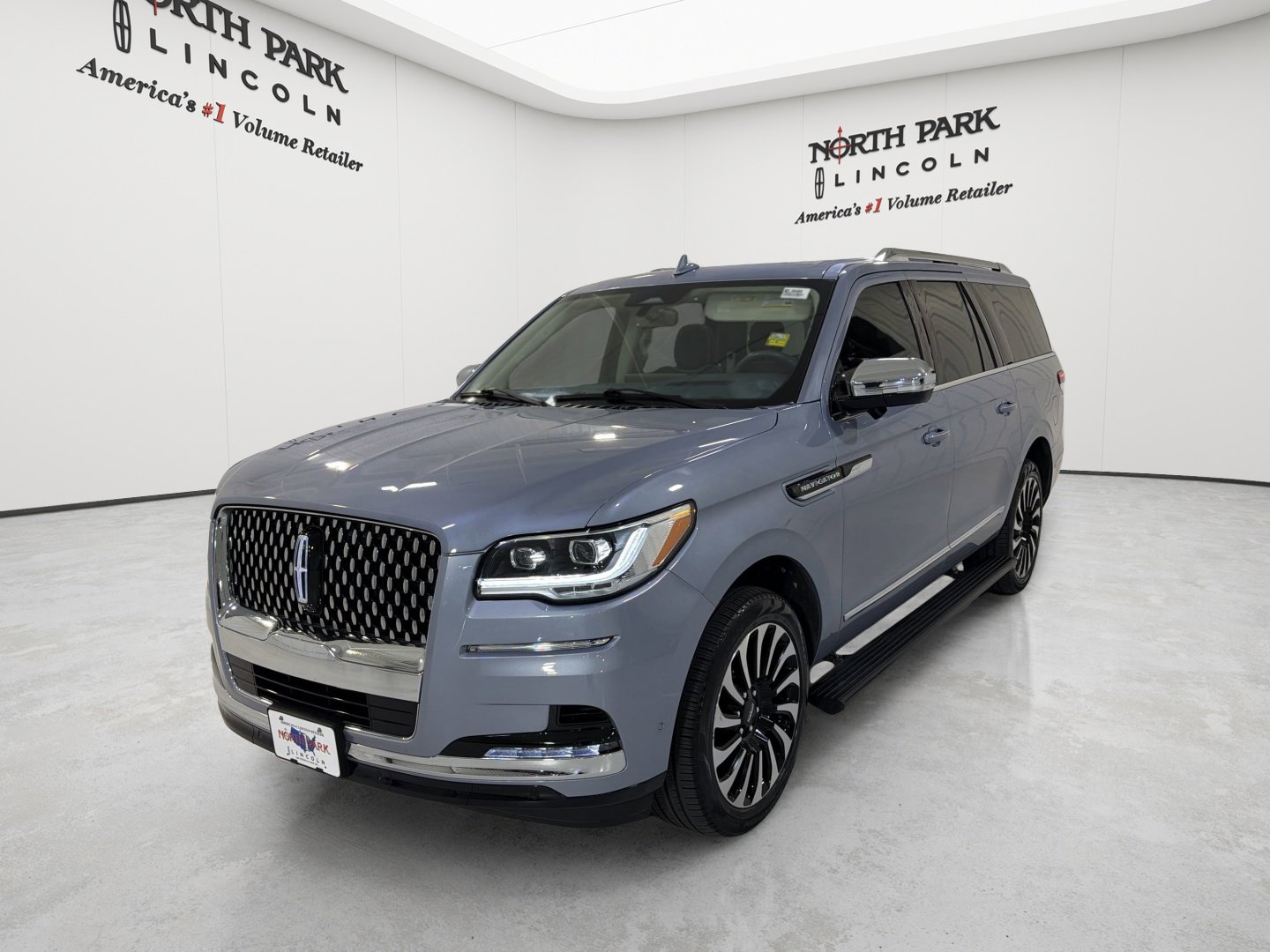 Used 2024 Lincoln Navigator L Black Label AWD/4WD video 1