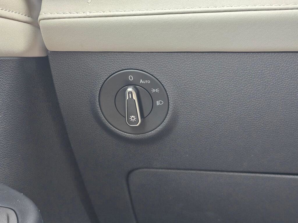 New 2026 Volkswagen Taos SE image 26