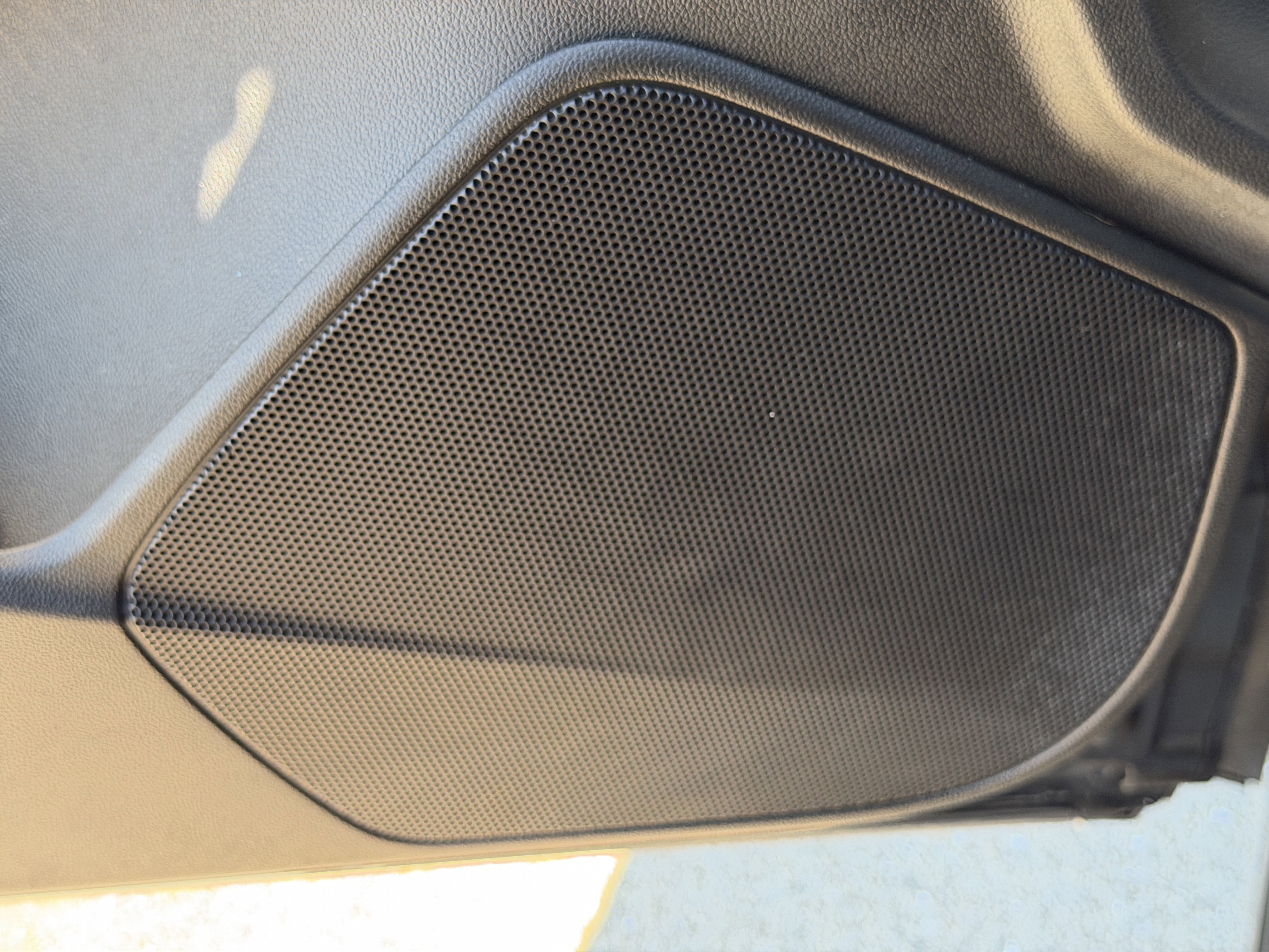 Certified 2022 Cadillac XT4 Premium Luxury w/ Enhanced Visibility Package AWD/4WD image 19