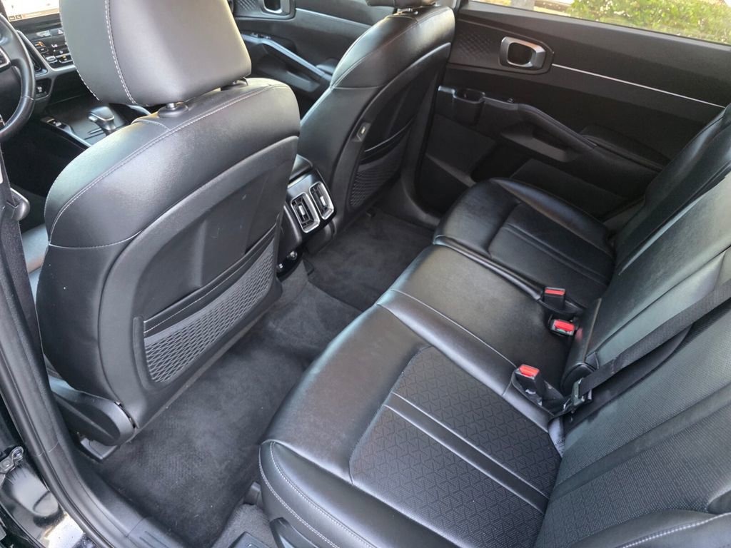 Used 2022 Kia Sorento S image 14