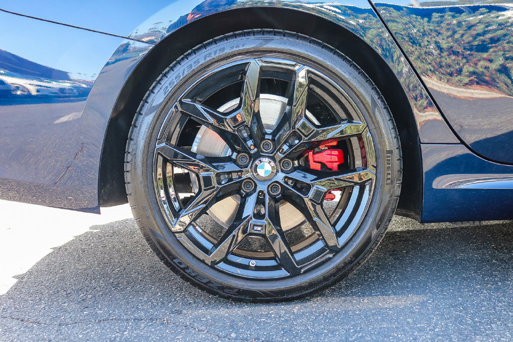 Used 2026 BMW 330i Sedan w/ M Sport Package RWD image 8
