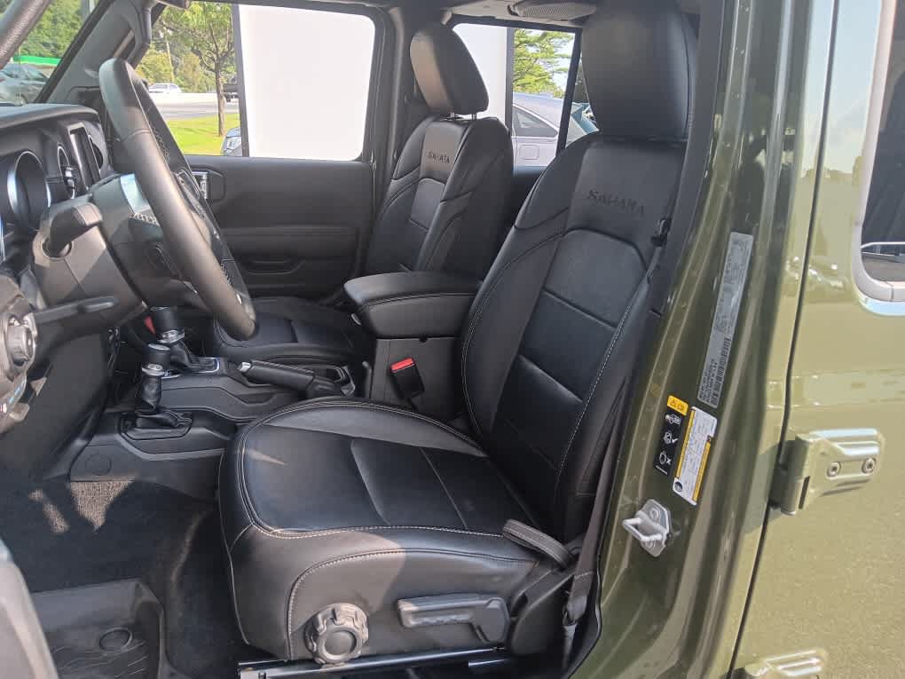 Used 2023 Jeep Wrangler Unlimited Sahara w/ Cold Weather Group AWD/4WD image 14