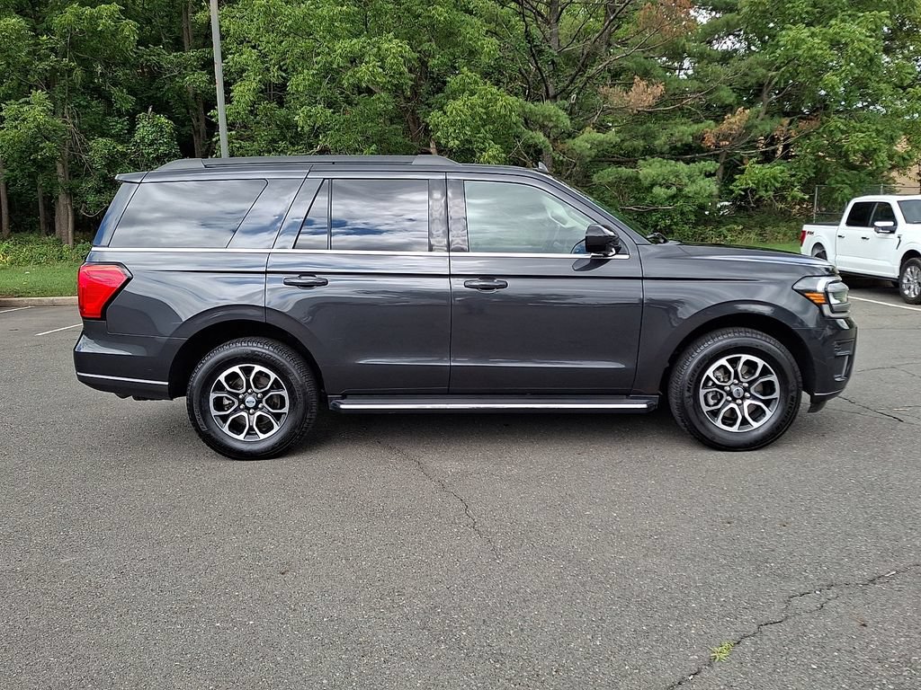 Used 2023 Ford Expedition XLT AWD/4WD image 10