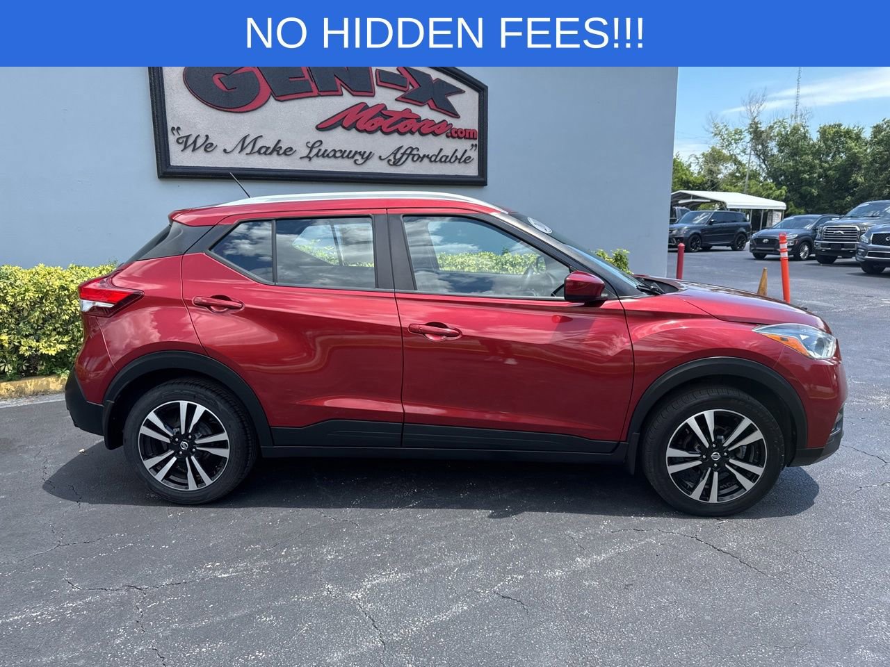 Used 2018 Nissan Kicks SV FWD image 2