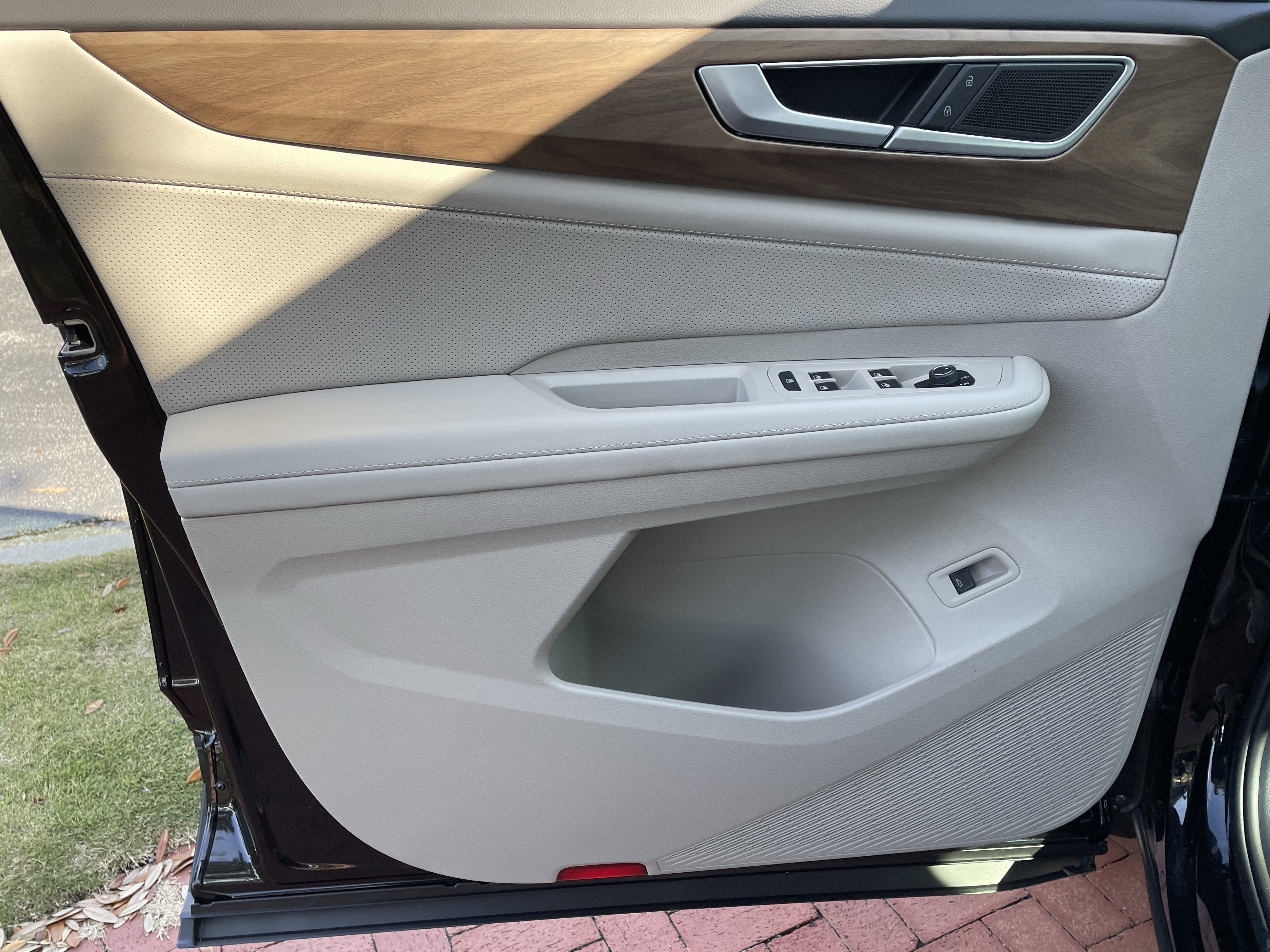 New 2026 Volkswagen Atlas SE image 14