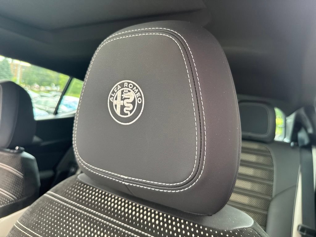 New 2026 Alfa Romeo Tonale w/ Active Assist Package AWD/4WD image 33