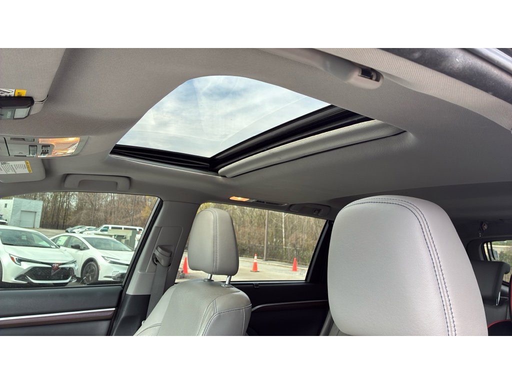 Used 2016 Toyota Highlander Limited image 10