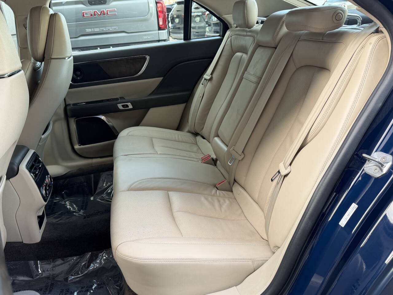 Used 2018 Lincoln Continental Reserve w/ Continental Climate Package AWD/4WD image 18