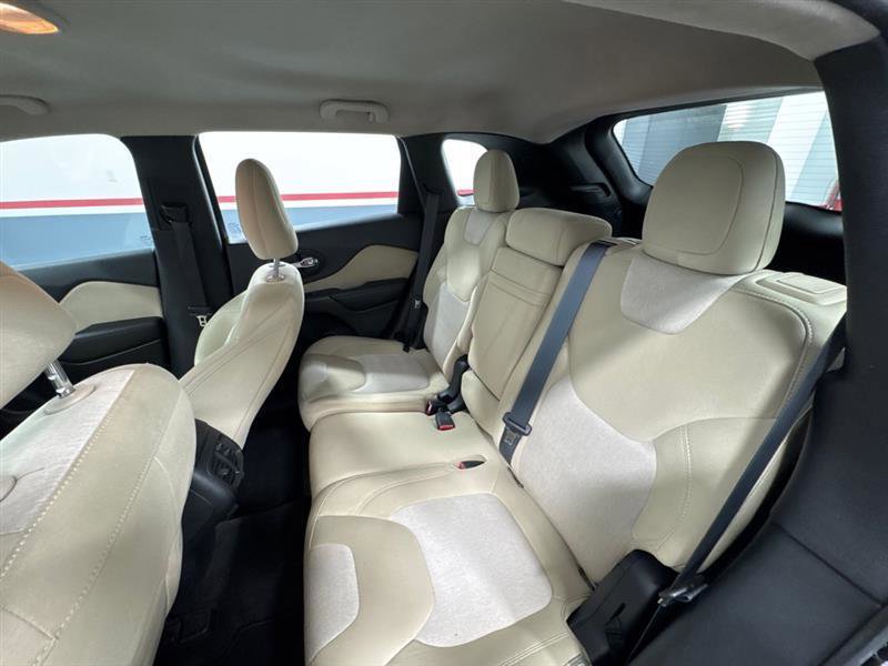 Used 2015 Jeep Cherokee Sport FWD image 13