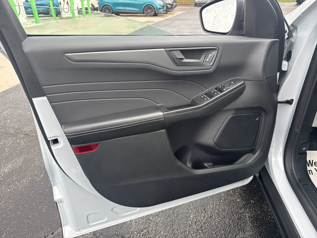 Used 2025 Ford Escape Active FWD image 25