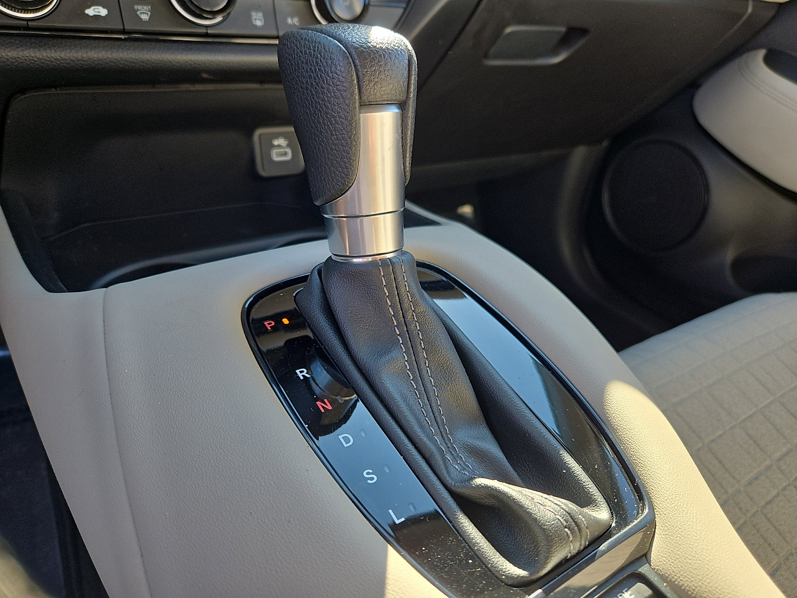 Used 2024 Honda HR-V LX image 14
