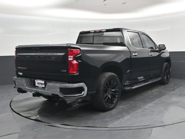 Used 2020 Chevrolet Silverado 1500 LTZ w/ LTZ Premium Package AWD/4WD image 3