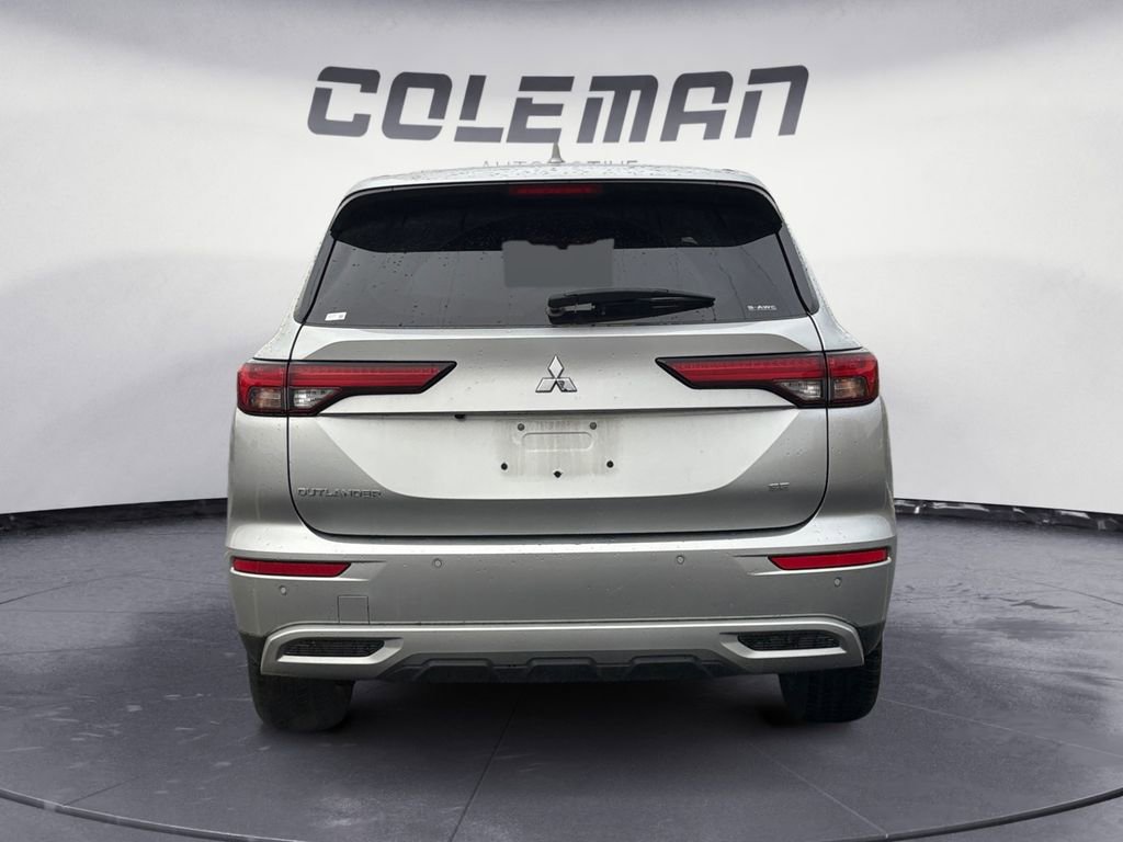 Used 2024 Mitsubishi Outlander SE image 4
