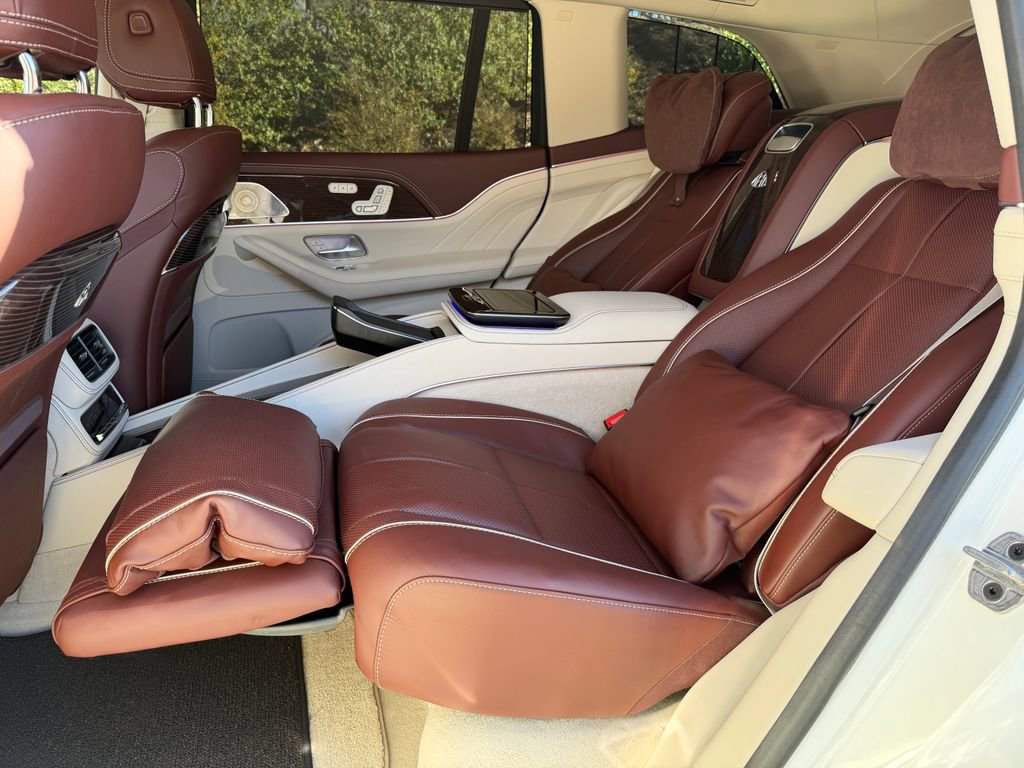 Used 2023 Mercedes-Benz Maybach GLS 600 4MATIC image 41