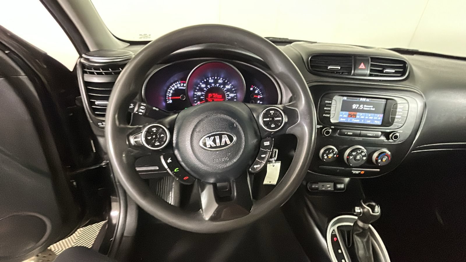 Used 2019 Kia Soul FWD image 18