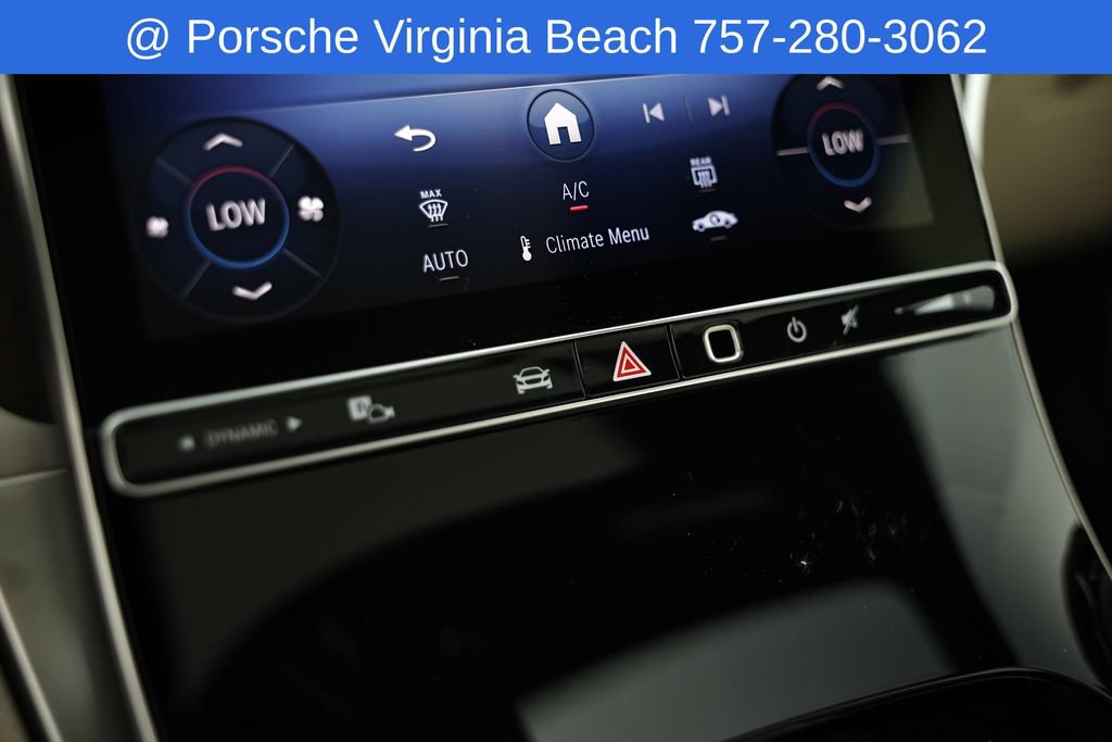 Used 2025 Mercedes-Benz GLC 300 4MATIC image 43