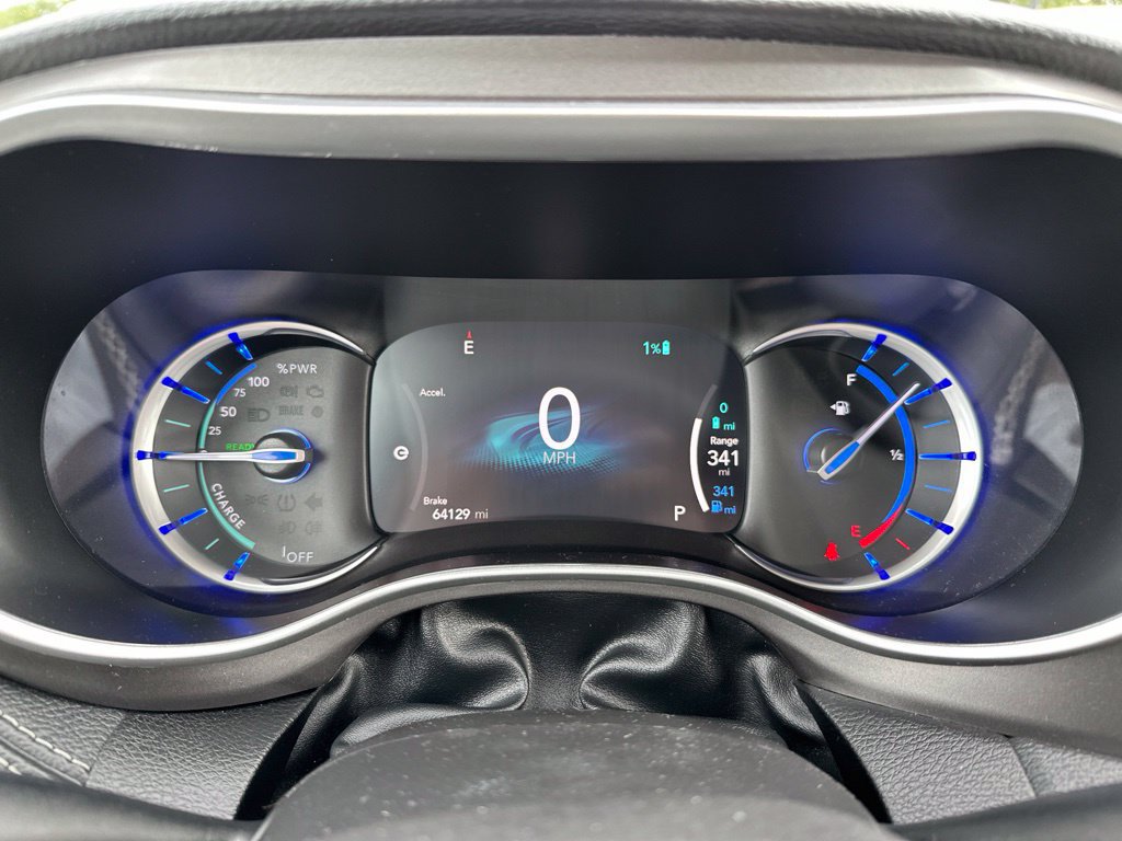 Used 2024 Chrysler Pacifica Limited FWD image 12