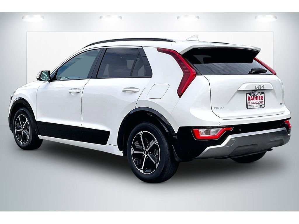 Used 2023 Kia Niro SX image 12
