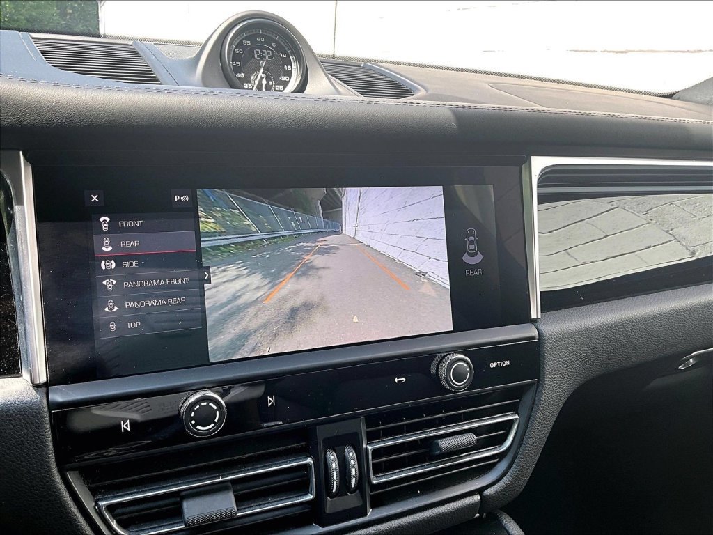 Certified 2023 Porsche Macan Turbo AWD/4WD image 26