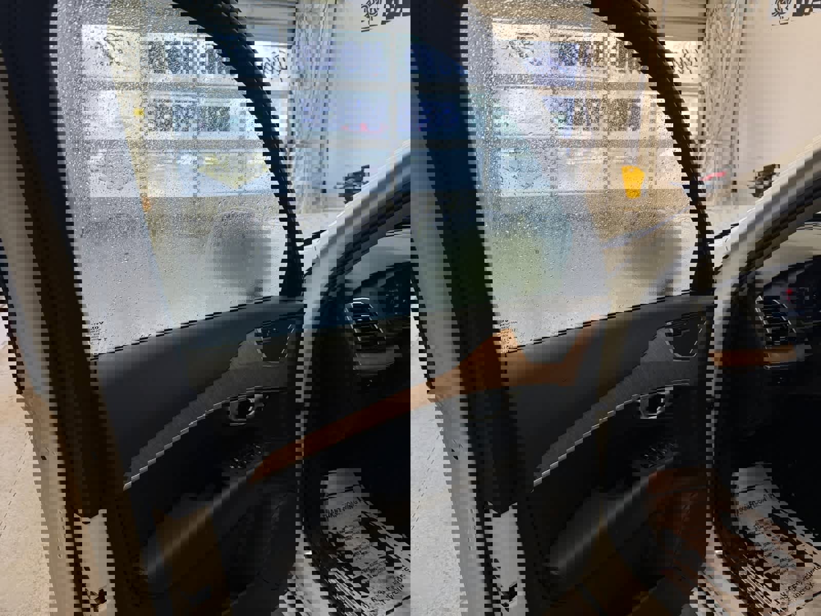 Used 2025 Volvo XC90 B6 Plus image 8