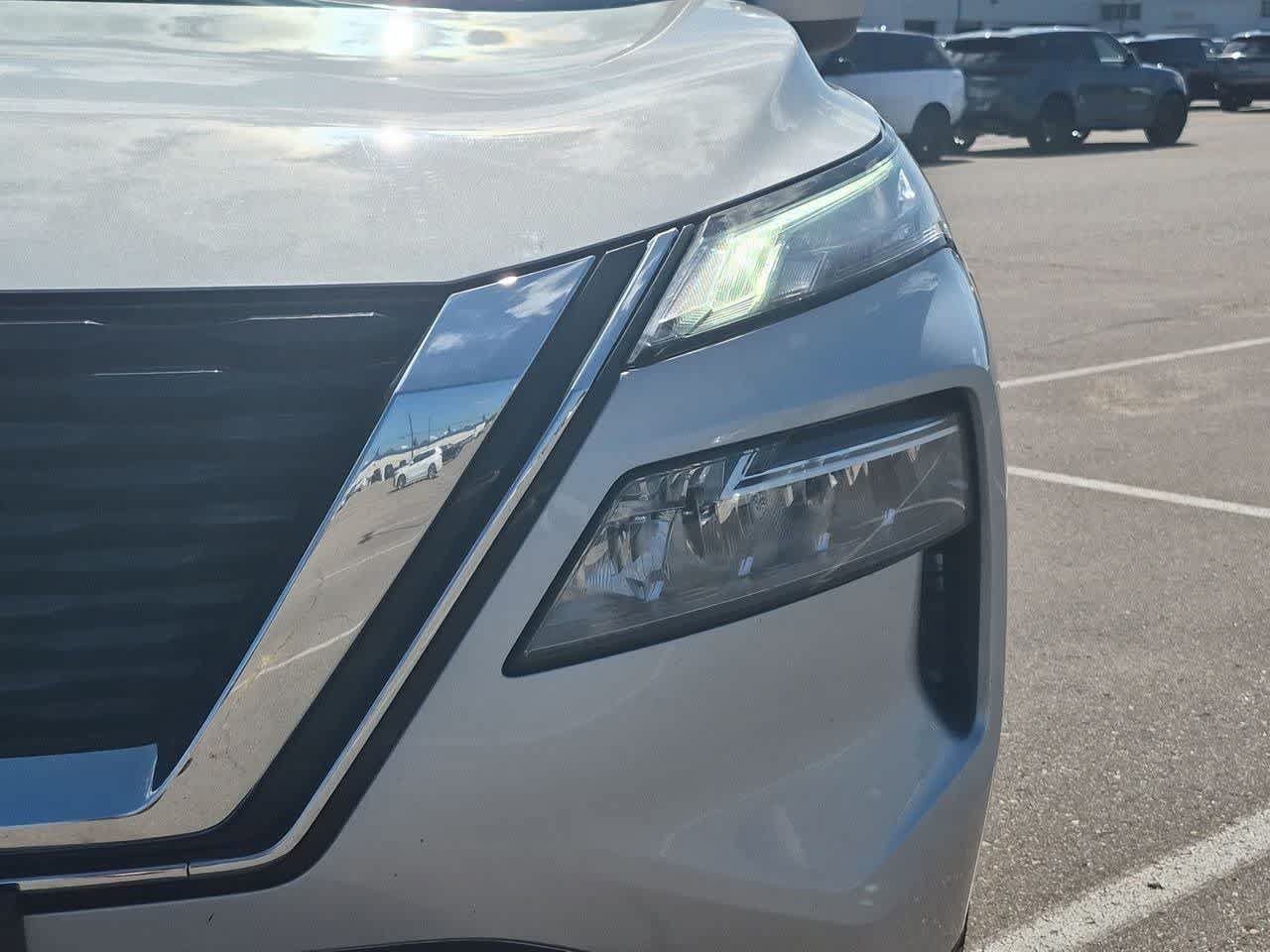 Used 2023 Nissan Rogue SV AWD/4WD image 10