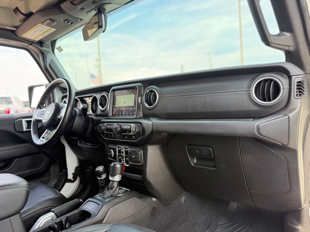 Used 2021 Jeep Wrangler Unlimited Sahara AWD/4WD image 15