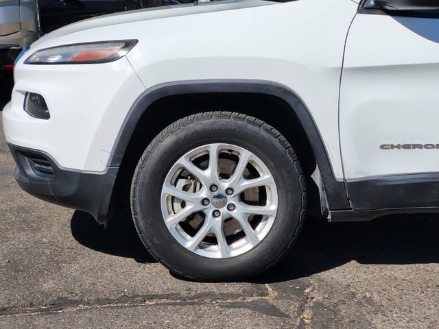 Used 2017 Jeep Cherokee Sport w/ Trailer Tow Group AWD/4WD image 6