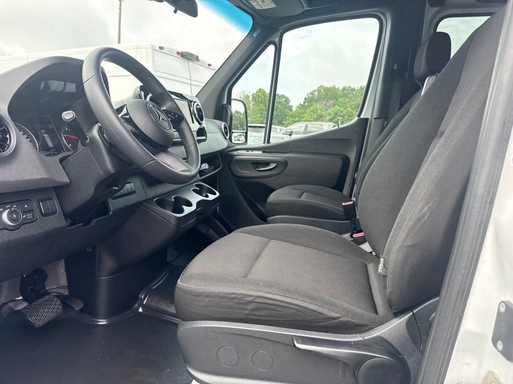 Used 2025 Mercedes-Benz Sprinter 2500 image 3