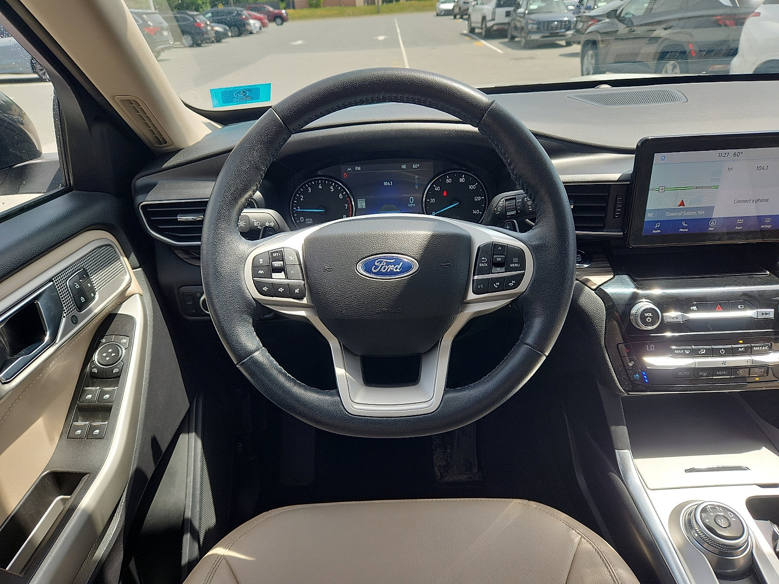 Used 2021 Ford Explorer Limited w/ Equipment Group 301A AWD/4WD image 10