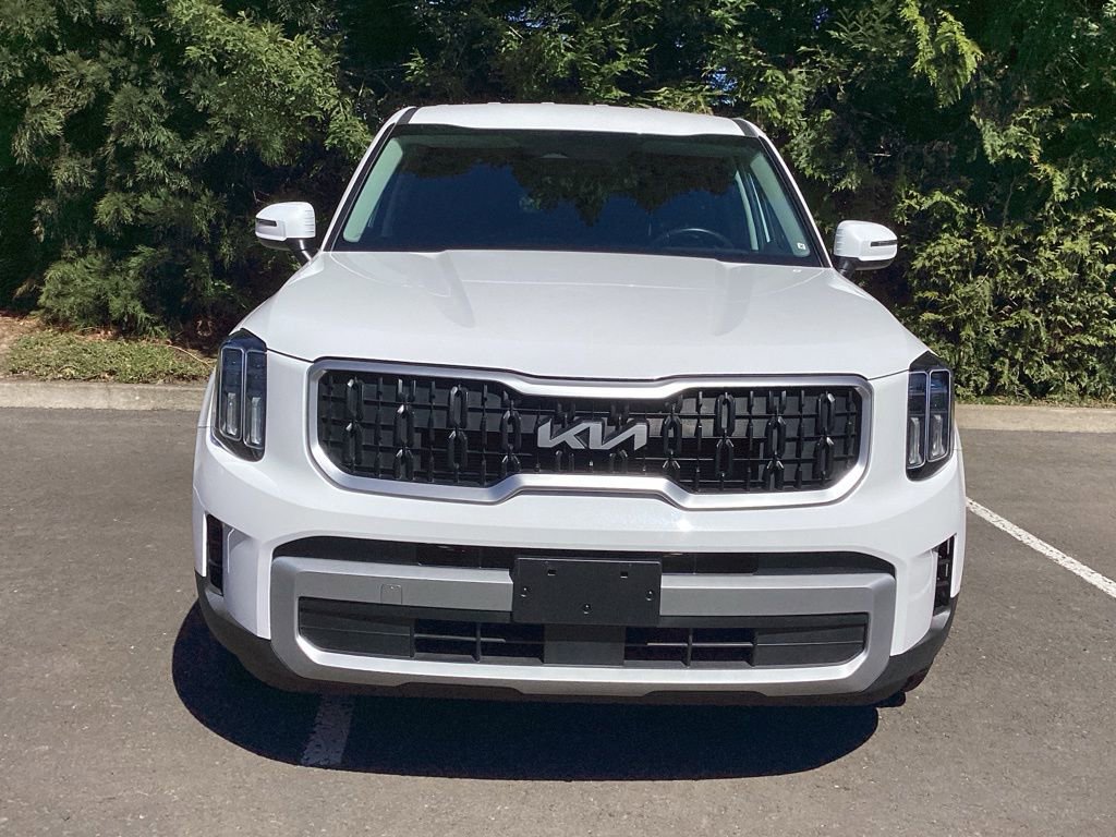 Used 2025 Kia Telluride LX FWD image 17