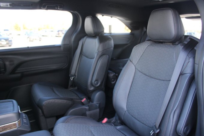 New 2026 Toyota Sienna Platinum AWD/4WD image 15