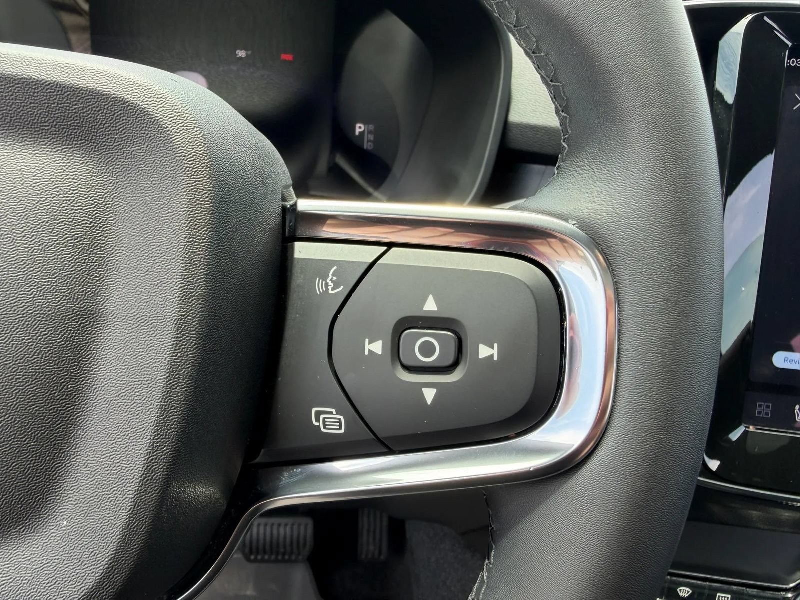 Used 2023 Volvo C40 P8 Recharge Plus w/ Protection Package Premier AWD/4WD image 13